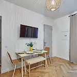Apartment Montmartre By Studio Prestige